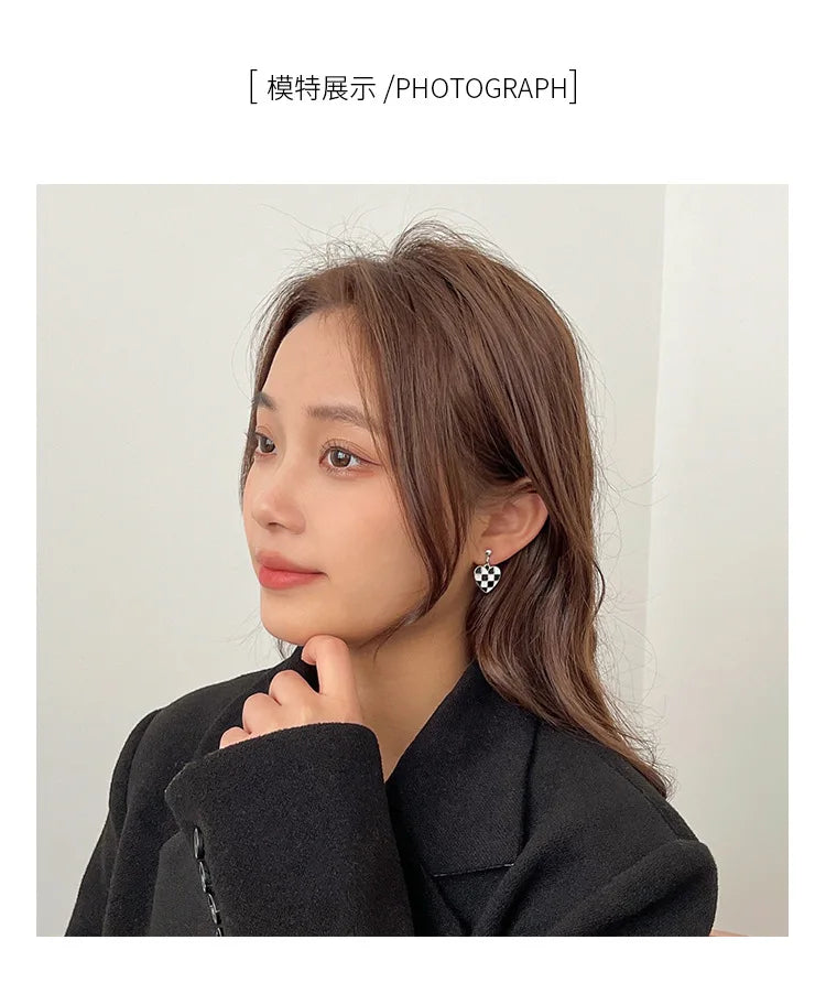 Vintage Personality Ear Clip Without Ear Piercings Advanced Sense Simple Earrings Fashion Temperament Pearl Ear Hanging Girl