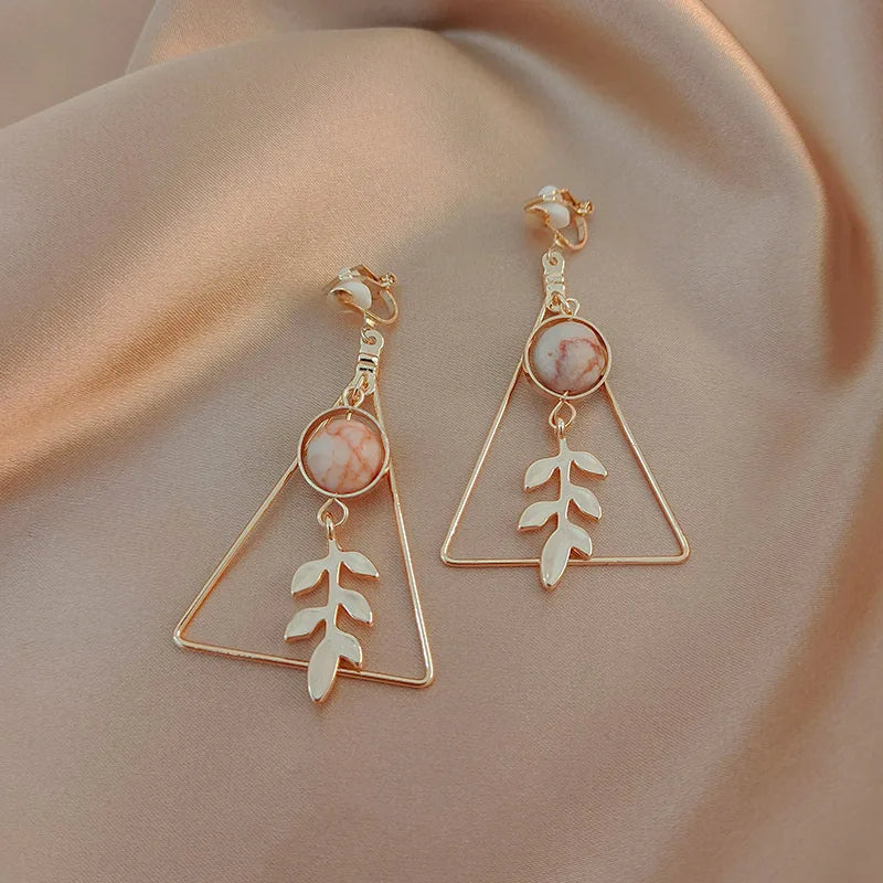 Vintage Personality Ear Clip Without Ear Piercings Advanced Sense Simple Earrings Fashion Temperament Pearl Ear Hanging Girl
